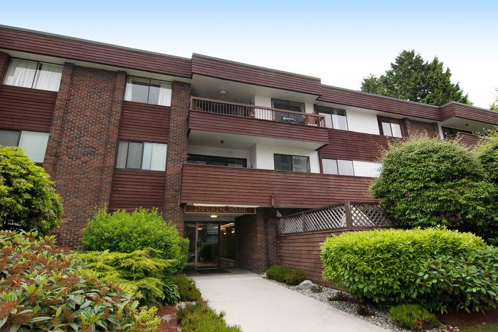 122 17th Street East, North Vancouver, BC V7L 2V5