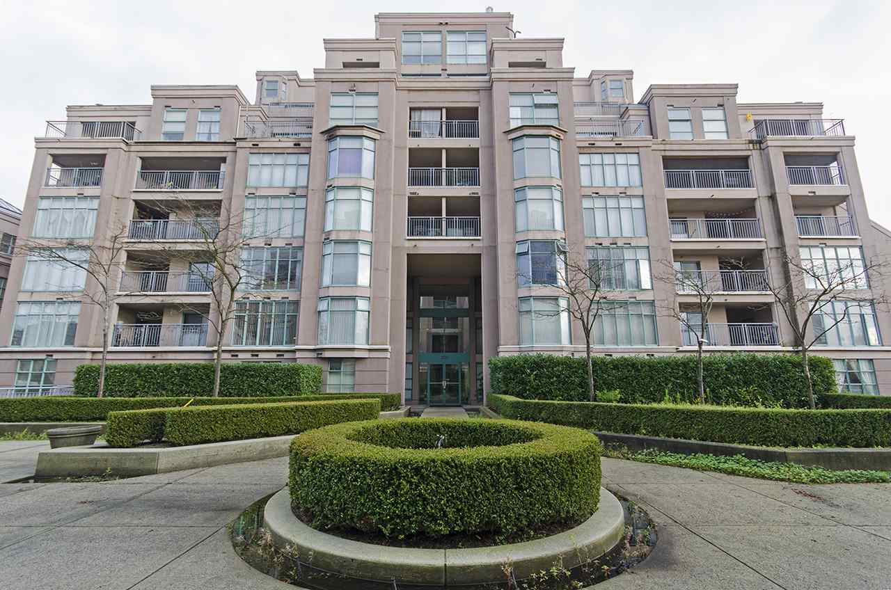 2418 Broadway  East, Vancouver, BC V5M 4T9