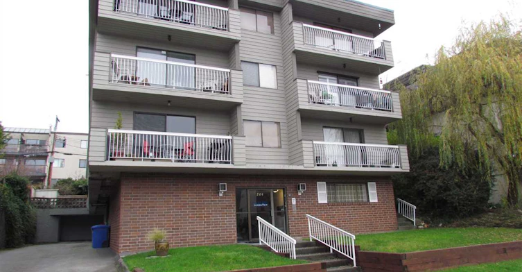 264 2nd Street West, North Vancouver, BC V7M 1C8
