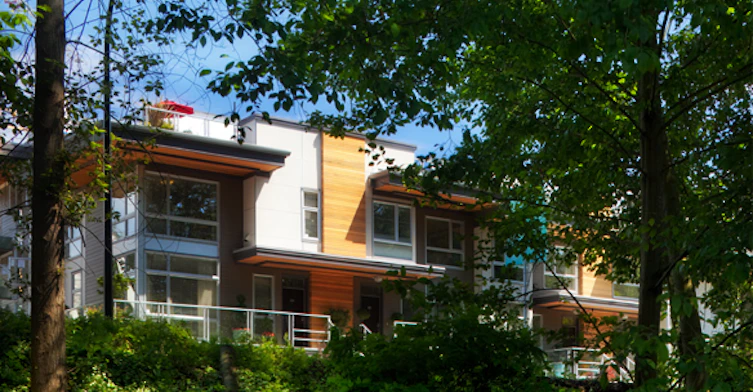 735 15th Street West, North Vancouver, BC V7M 0B8
