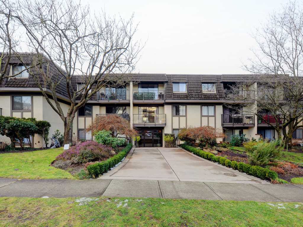 307 2nd Street West, North Vancouver, BC V7M 1E2