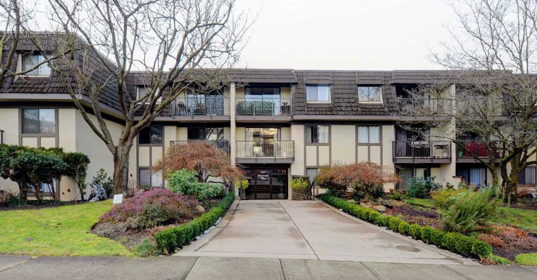 307 2nd Street West, North Vancouver, BC V7M 1E2