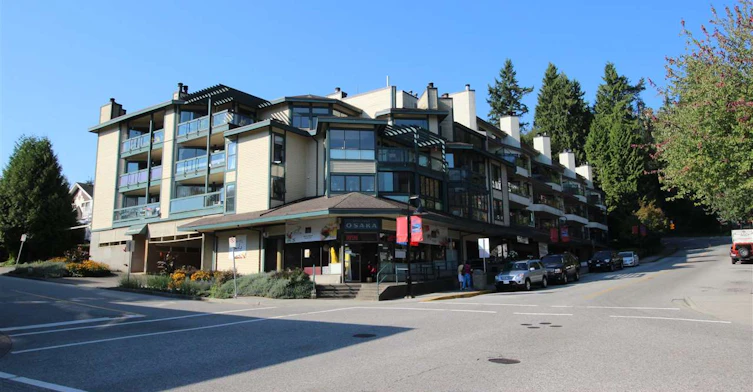 4323 Gallant Avenue, North Vancouver, BC V7G 2C1
