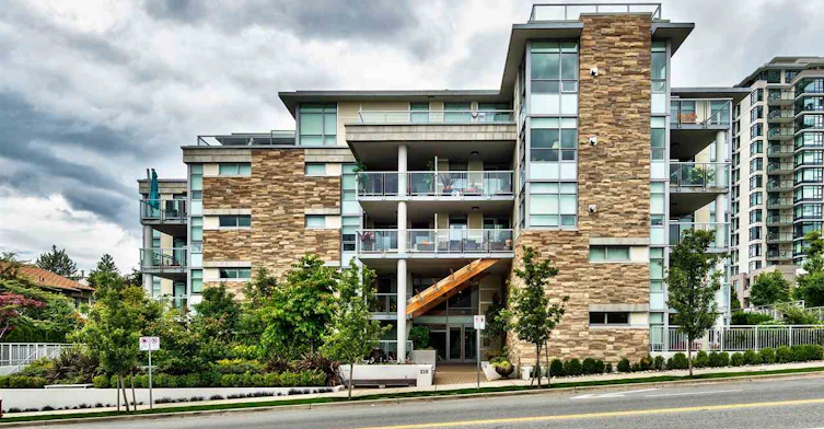 210 13th Street West, North Vancouver, BC V7M 1N7