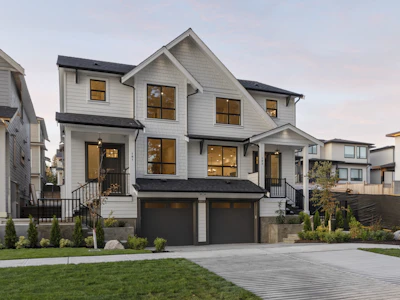 16613 18a Avenue - 3