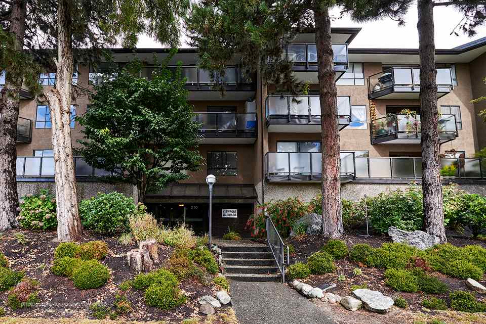 210 2nd Street West, North Vancouver, BC V7M 1C6