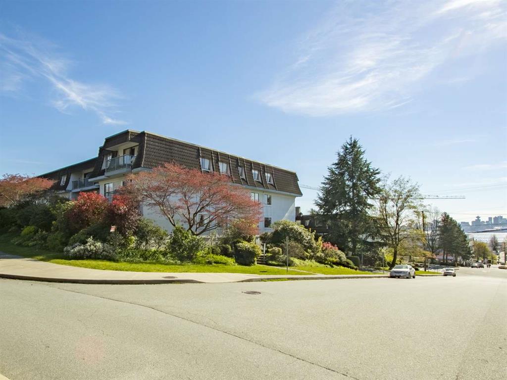 275 2nd Street West, North Vancouver, BC V7M 1C9