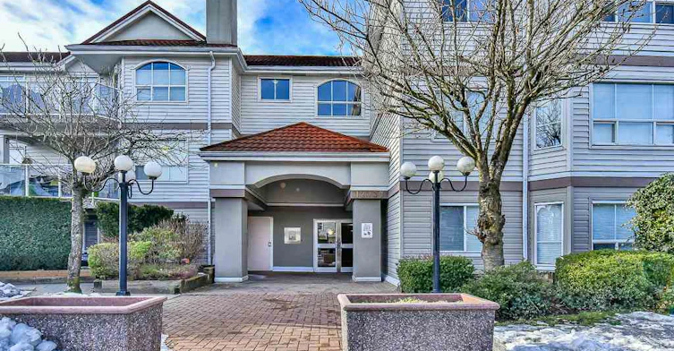12733 72 Avenue, Surrey, BC V3W 2M7