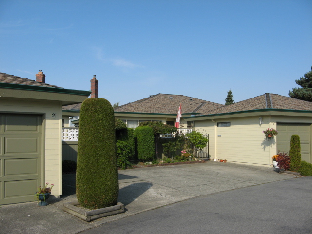 14223 18a Avenue, Surrey, BC V4A 7N8