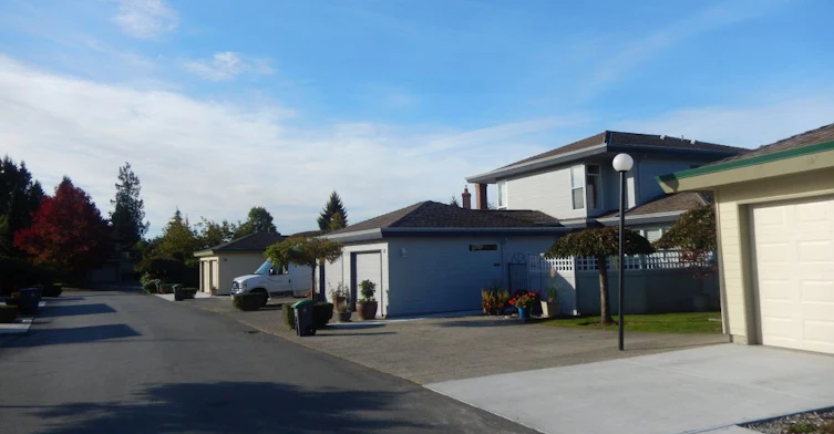 14223 18a Avenue, Surrey, BC V4A 7N8 - 2