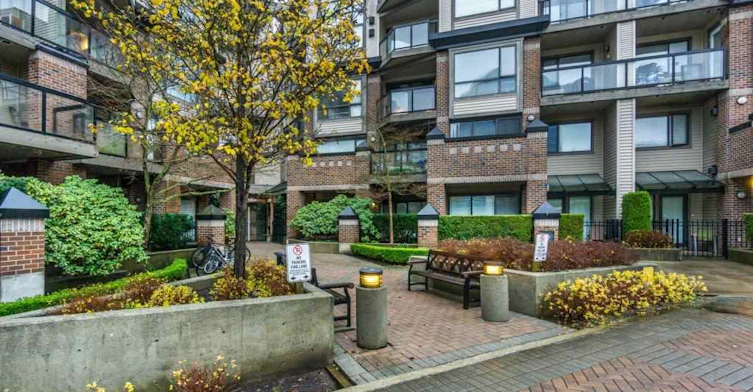 10866 City Parkway, Surrey, BC V3T 5W9