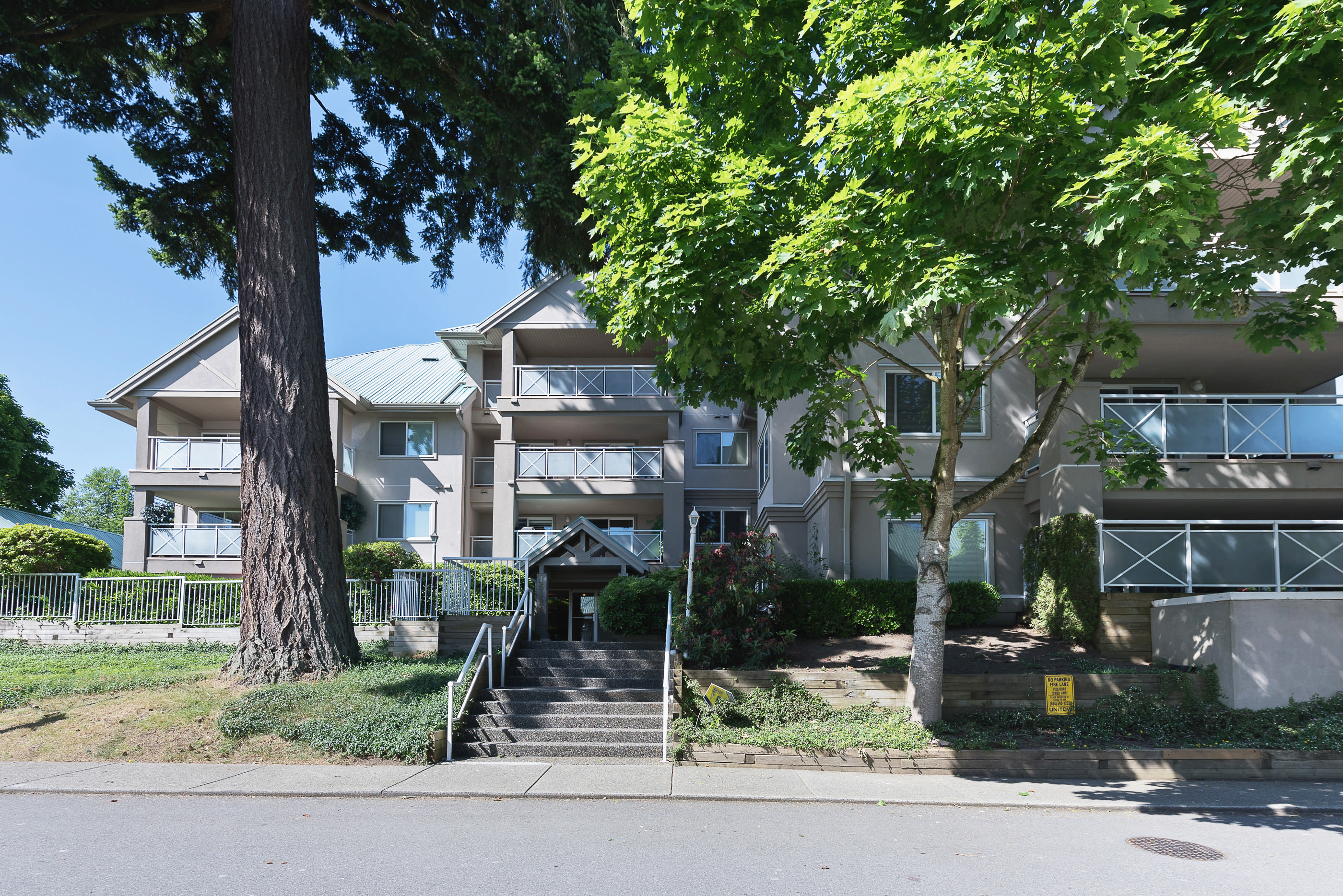 15130 29a Avenue, Surrey, BC V4P 3B1