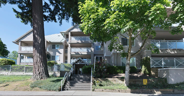 15130 29a Avenue, Surrey, BC V4P 3B1