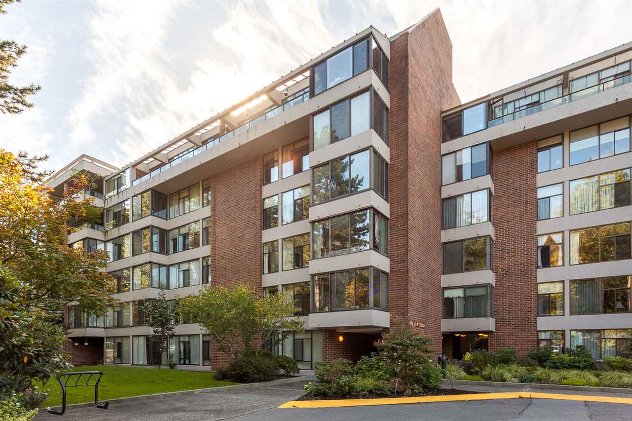 4101 Yew Street, Vancouver, BC V6L 3B7