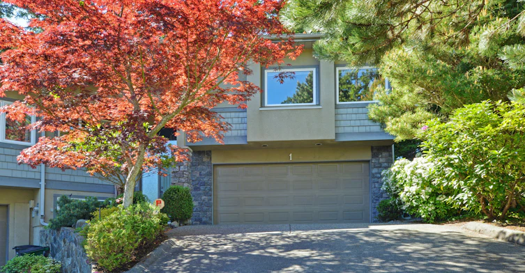 932 Boulderwood Rise, Saanich, BC V8Y 3G5 - 2