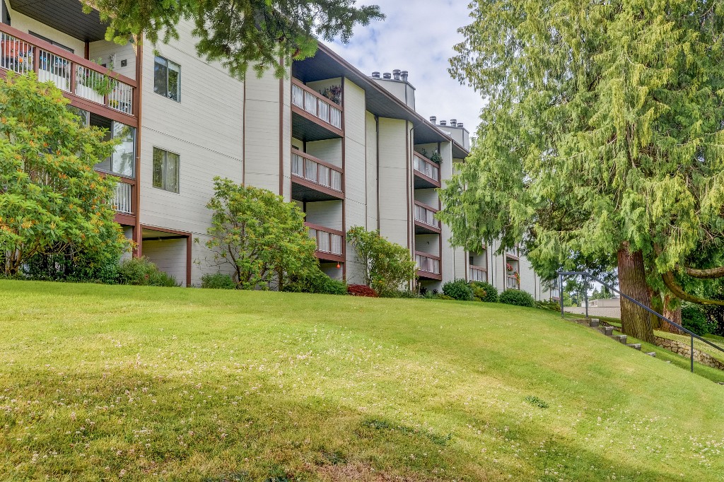 69 Gorge Road West, Saanich, BC V9A 1L9 - 2