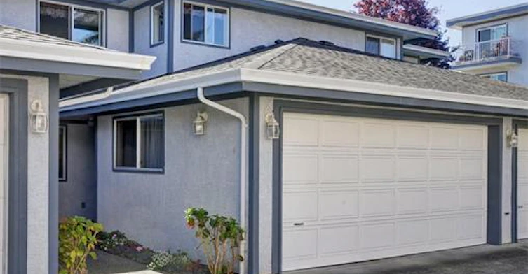 9904 Third Street, Sidney, BC V8L 3B2
