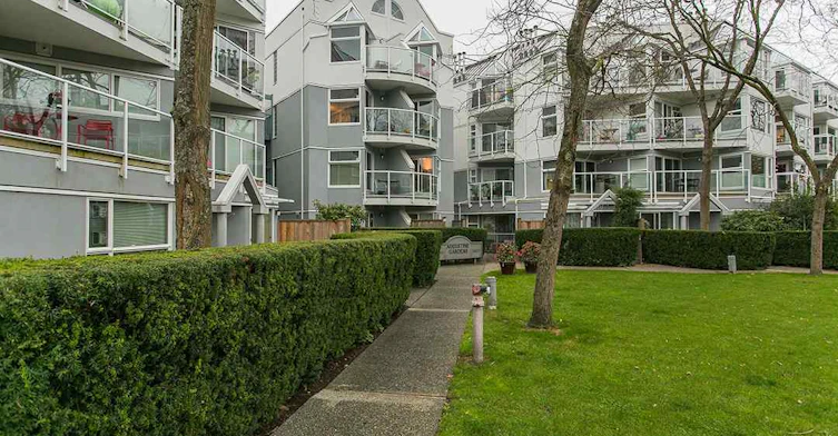 2020 8th Avenue West, Vancouver, BC V6J 1W5