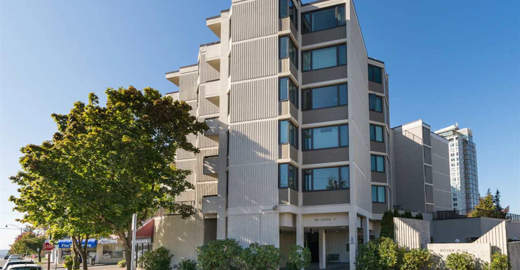 1521 George Street, Surrey, BC V4B 4A4