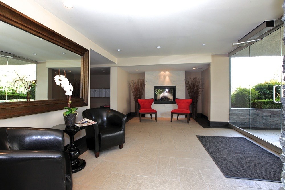 2108 Argyle Avenue, West Vancouver, BC V7V 1A4 - 4