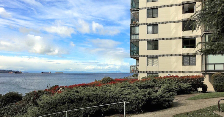 2108 Argyle Avenue, West Vancouver, BC V7V 1A4 - 2