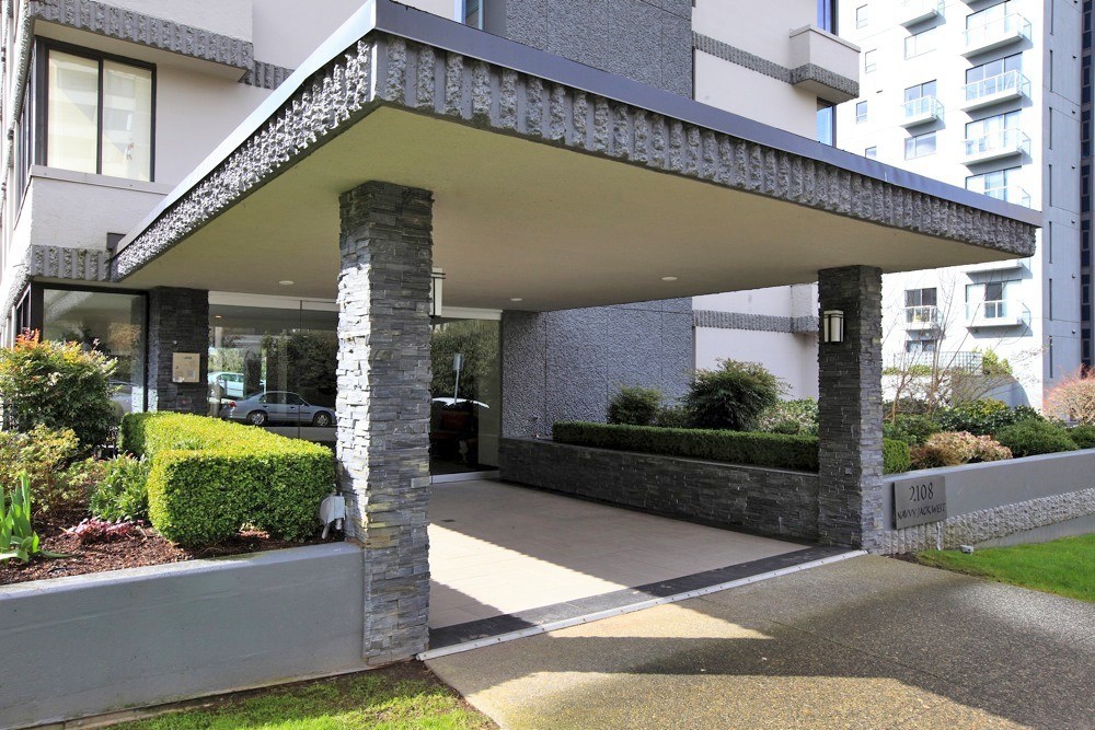 2108 Argyle Avenue, West Vancouver, BC V7V 1A4 - 5