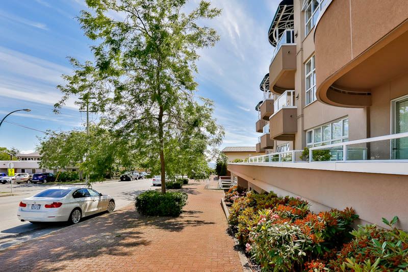 15284 Buena Vista Avenue, Surrey, BC V4B 5K5