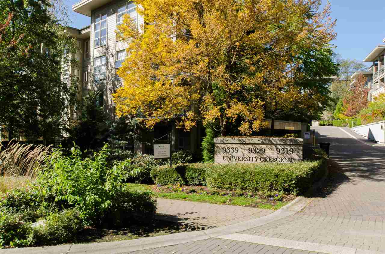 9339 University Crescent Crescent, Burnaby, BC V5A 4Y1