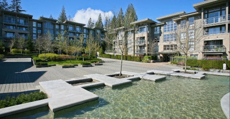 9329 University Crescent Crescent, Burnaby, BC V5A 4Y4