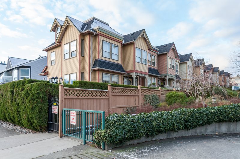 15151 Buena Vista Avenue, Surrey, BC V4B 1Y2