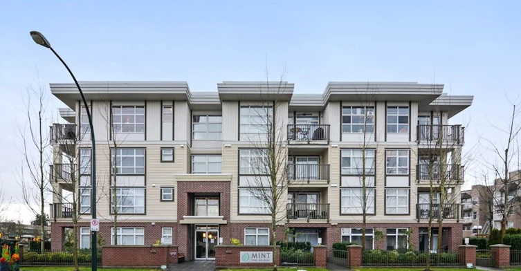 15168 19 Avenue, Surrey, BC V4A 0A5