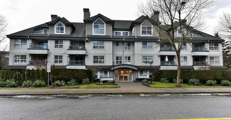 15325 17 Avenue, Surrey, BC V4A 1T8