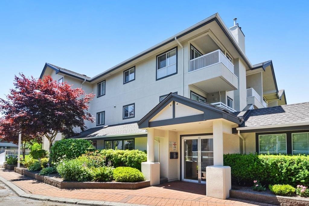 15272 20 Avenue, Surrey, BC V4A 2A3
