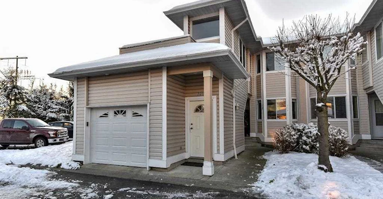 9310 King George Highway, Surrey, BC V3V 5W3