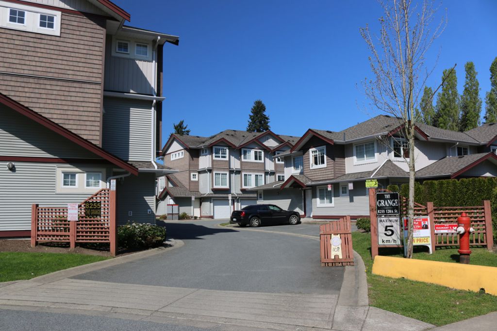 8255 120a Street, Surrey, BC V3W 1T2