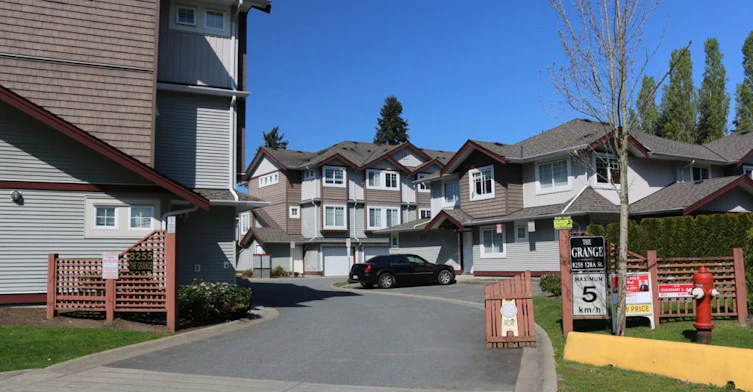 8255 120a Street, Surrey, BC V3W 1T2