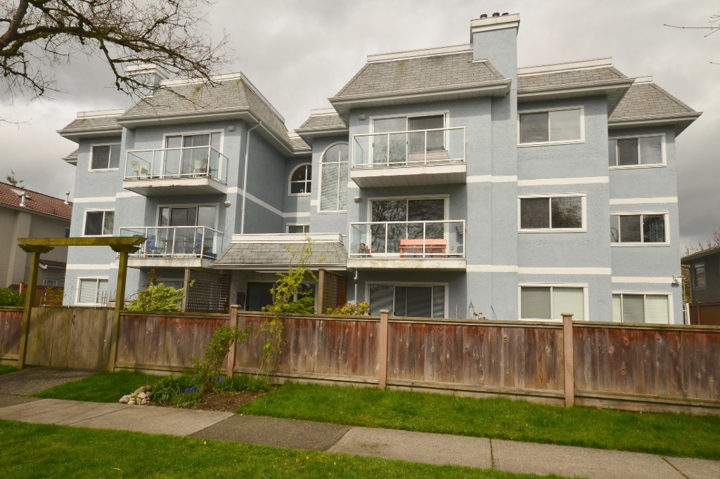 431 44th Avenue East, Vancouver, BC V5W 1W2