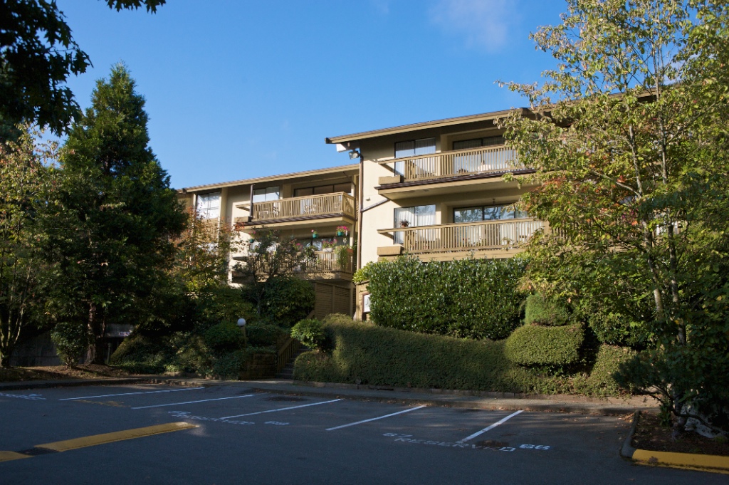 14945 100 Avenue, Surrey, BC V3R 1J6