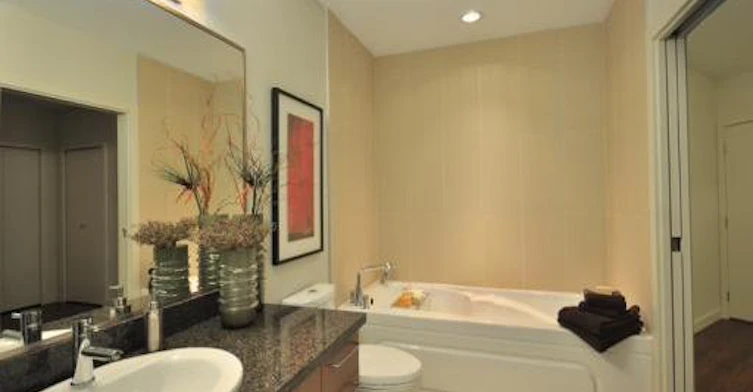 2008 54th Avenue East, Vancouver, BC V5P 1Y6 - 4