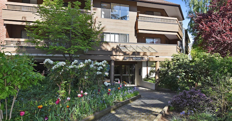 7411 Minoru Blvd, Richmond, BC V6Y 1Z3