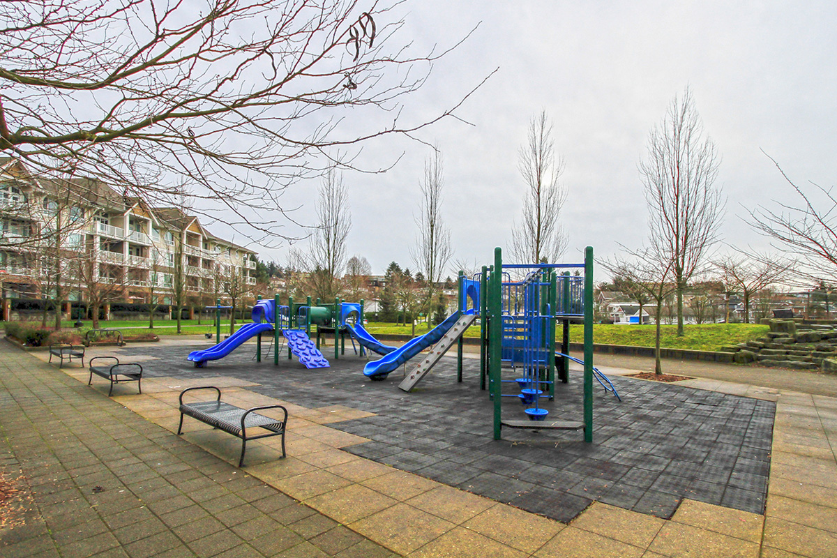 3663 Crowley Drive, Vancouver, BC V5R 6H4 - 4