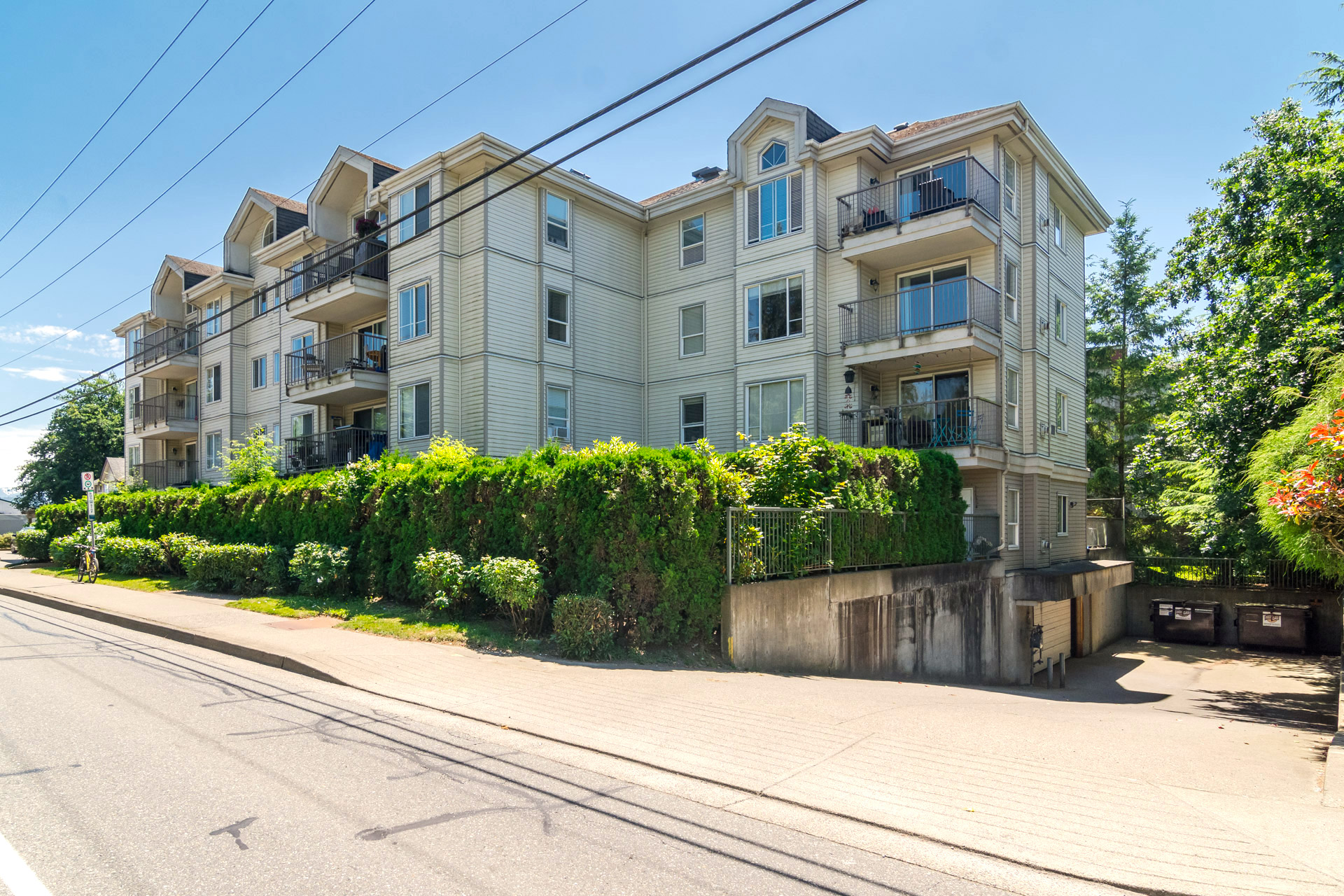 33502 George Ferguson Way, Abbotsford, BC V2S 8G3 - 2