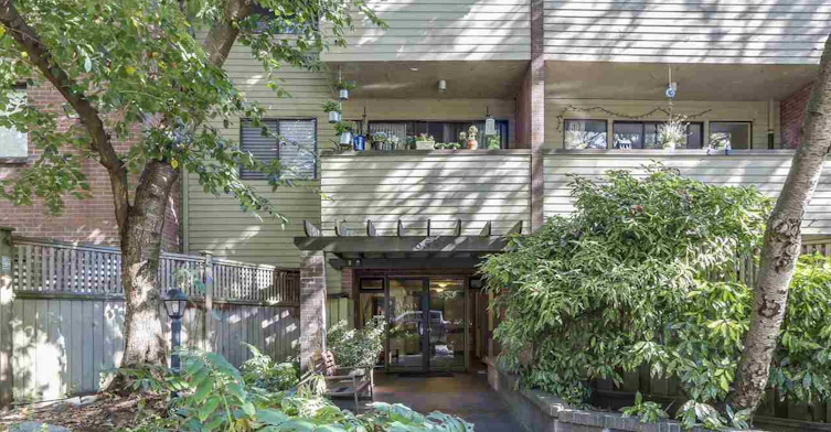 853 7th Avenue East, Vancouver, BC V5T 1P4