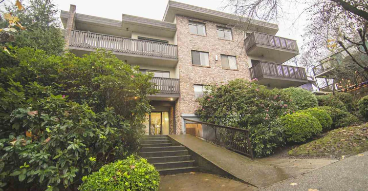 930 7th Avenue East, Vancouver, BC V5T 1P6