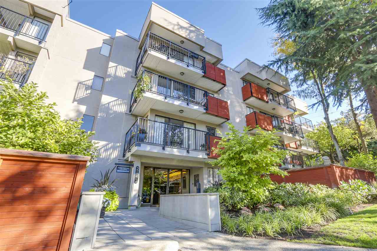 2142 Carolina Street, Vancouver, BC V5T 3S2
