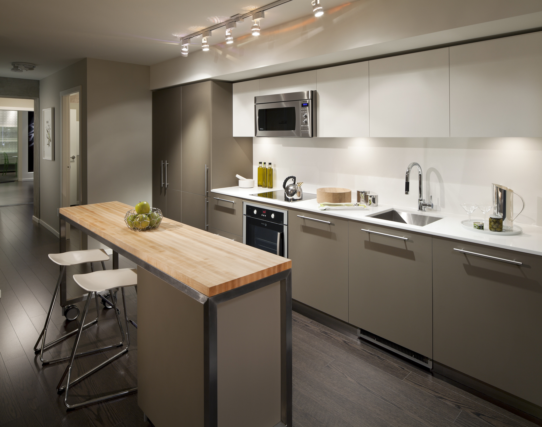 999 Seymour Street, Vancouver, BC V6B 0M5 - 2