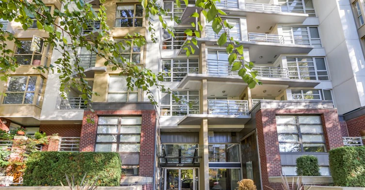 2137 10th Avenue West, Vancouver, BC V6K 2H7 - 3