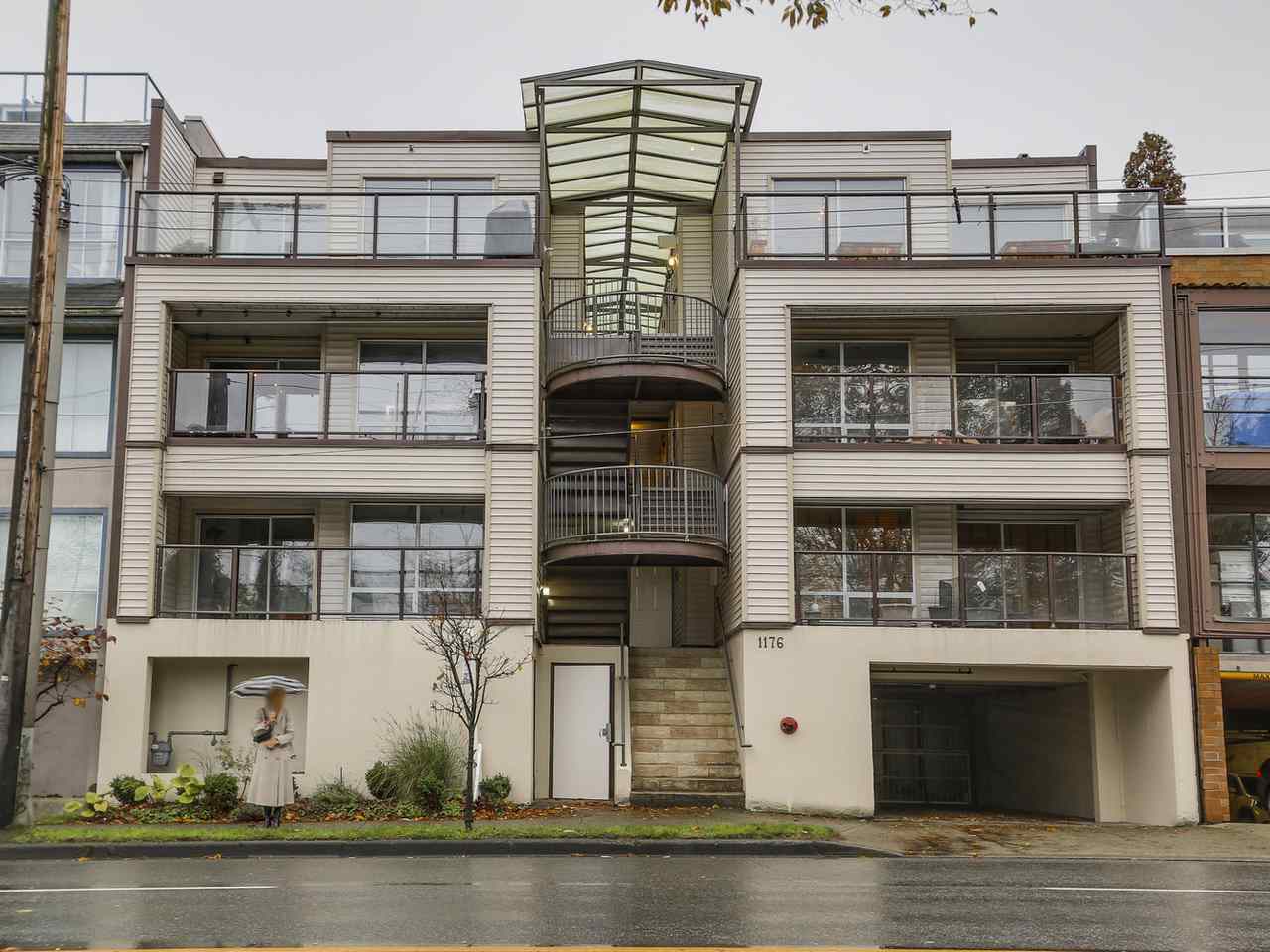 1176 6th Avenue West, Vancouver, BC V6H 1A4
