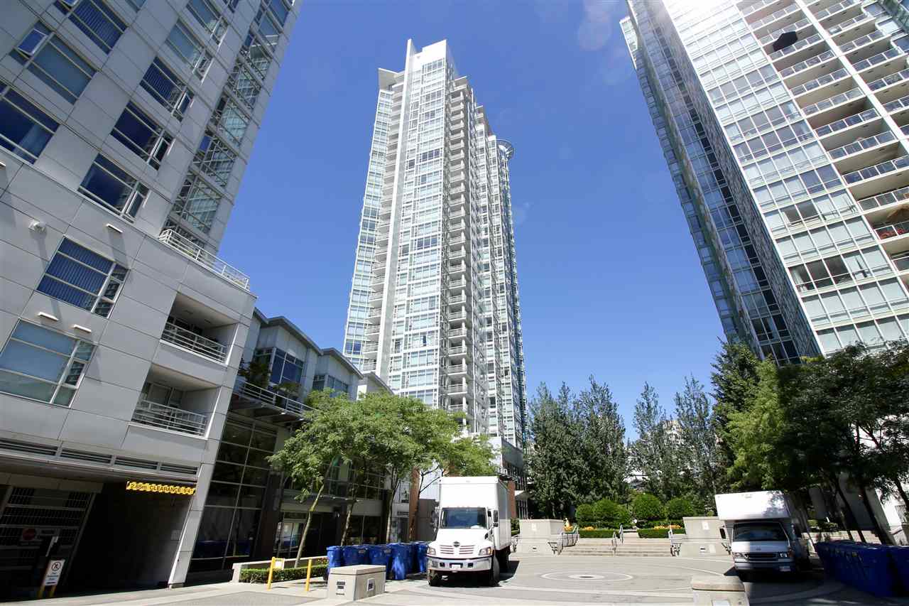 198 Aquarius Mews, Vancouver, BC V6Z 2Y4