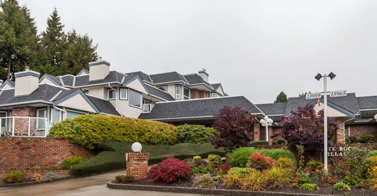 13959 16 Avenue, Surrey, BC V4A 1P8